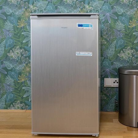 Private Room With Ac- Microwave, Personal Fridge & Metro Access - 7 Min To Center Vienna Exterior photo