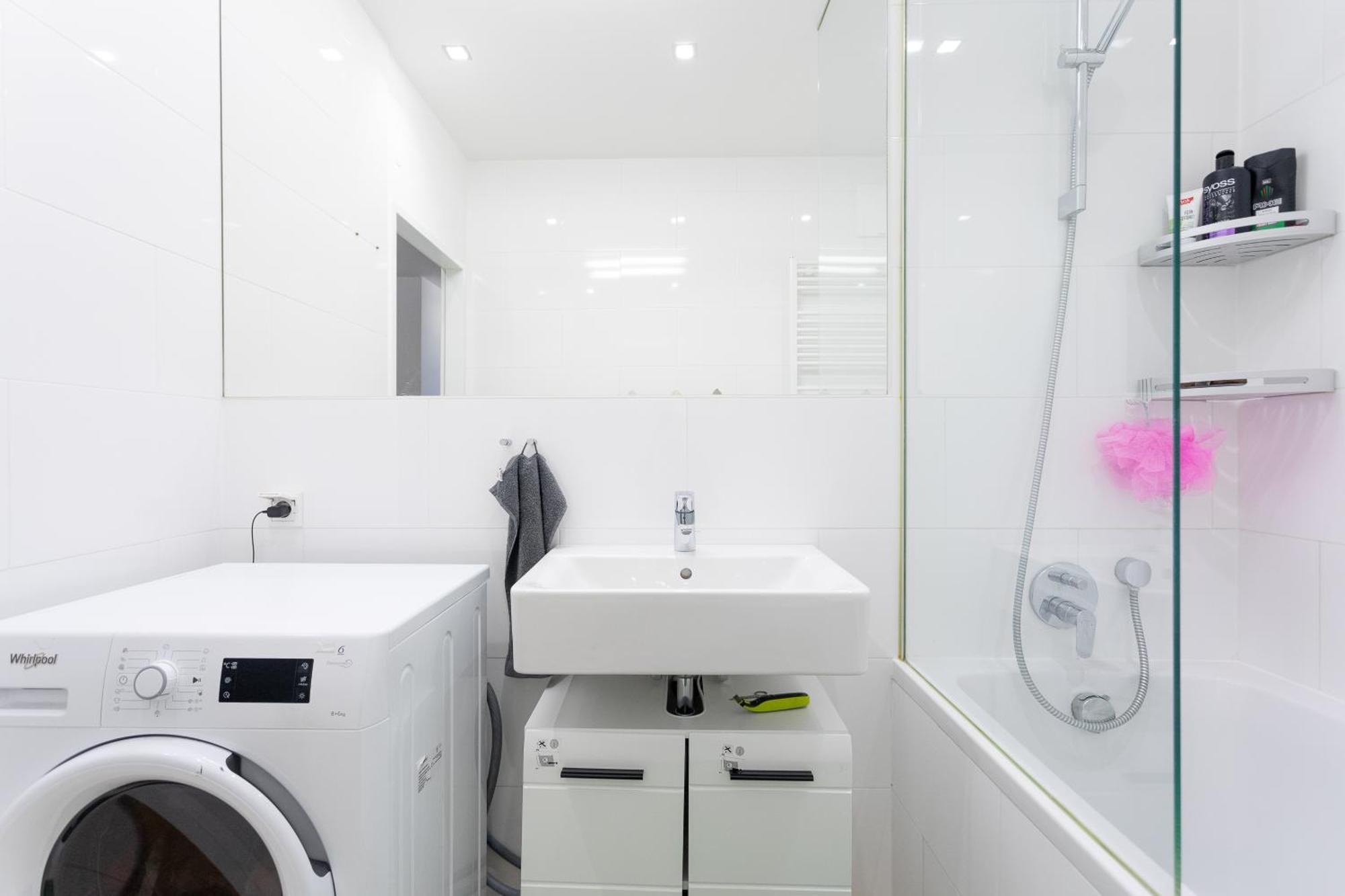 Private Room With Ac- Microwave, Personal Fridge & Metro Access - 7 Min To Center Vienna Exterior photo