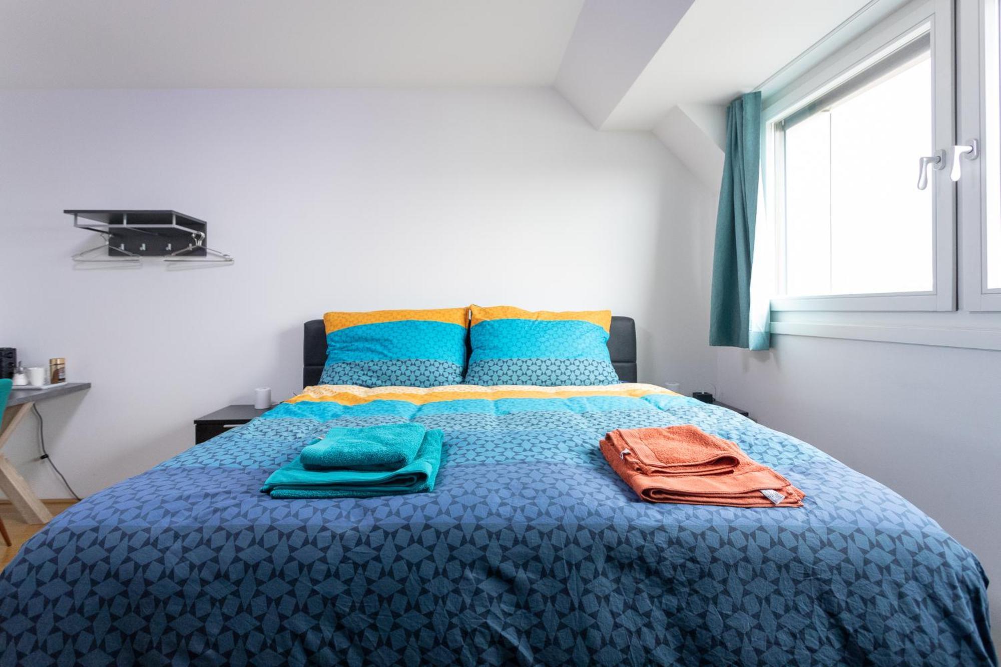 Private Room With Ac- Microwave, Personal Fridge & Metro Access - 7 Min To Center Vienna Exterior photo